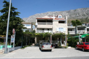  Apartment Stanici 2819a  Омиш